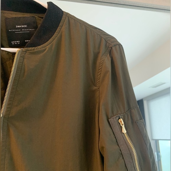 Zara bomber jacket with gold detail. - Picture 3 of 4